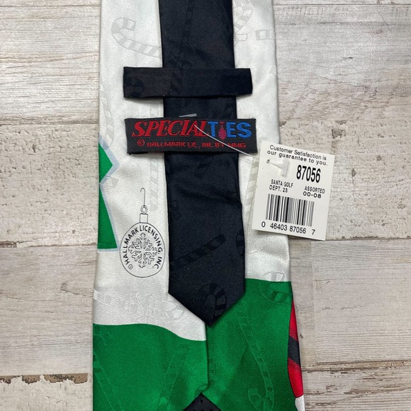 100% Silk Christmas Tie Golf Santa Tree Reindeer North Pole Sleigh Black A100973 - Picture 3 of 5
